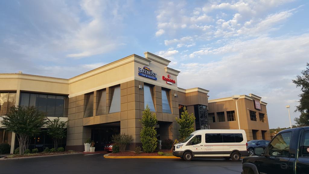 Baymont By Wyndham Fayetteville Fort Bragg Area Exterior photo
